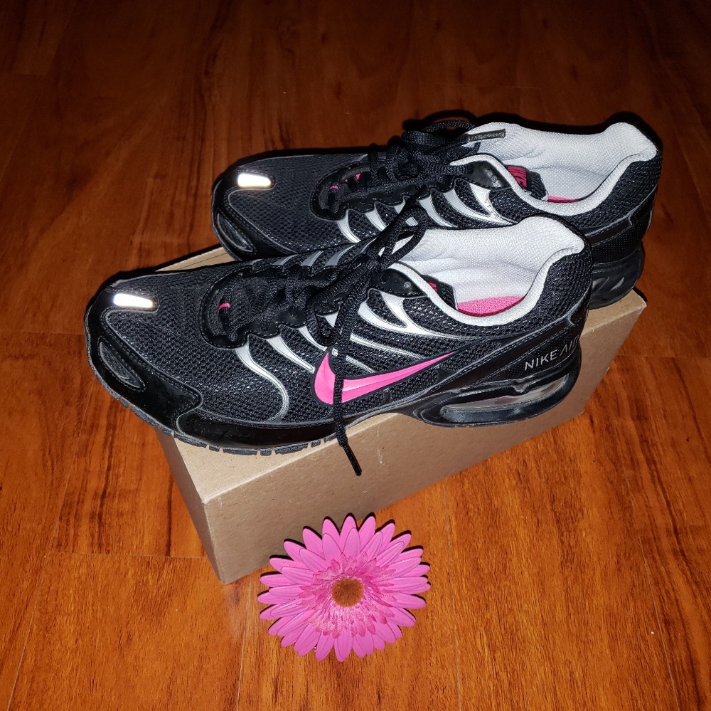 Womens NIKE Air Max Black n Fuschia Running Shoes